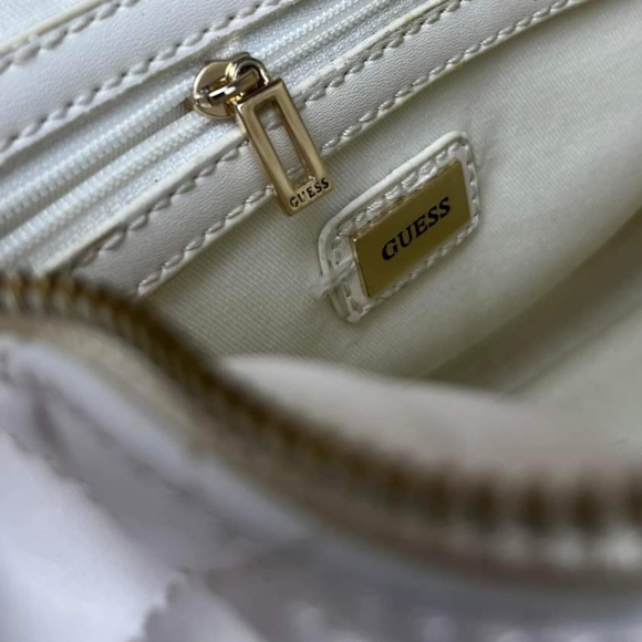 GUESS bag with gold details - Picture 6 of 9